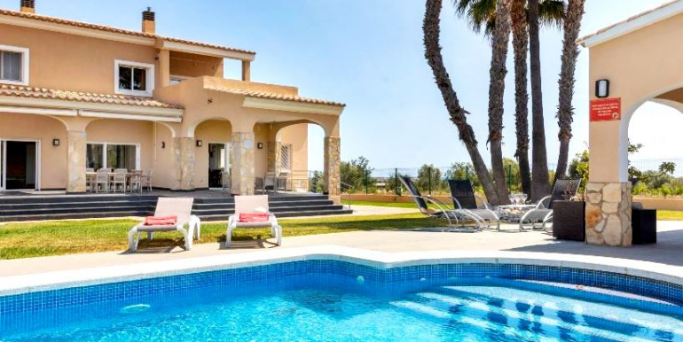 LARGE VILLA IN PEÑISCOLA
