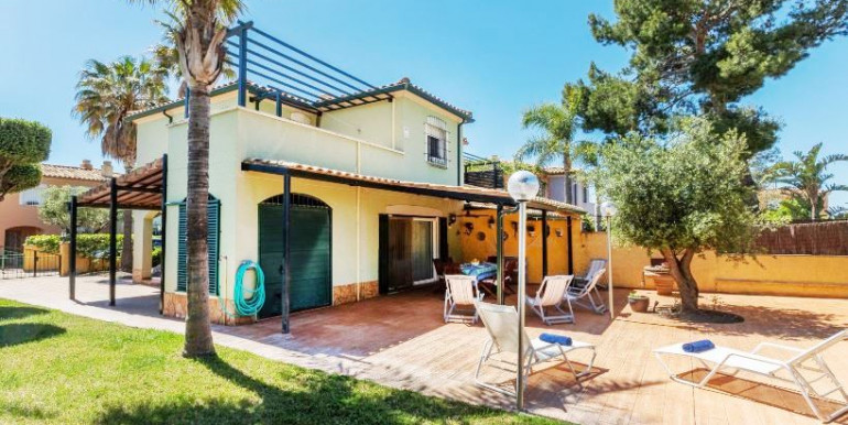 ADOSADA FAMILIAR MIAMI PLATJA ADOSADA FAMILIAR MIAMI PLATJA