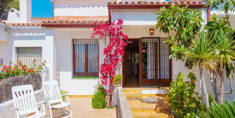 ACOGEDOR CHALET EN CUNIT ACOGEDOR CHALET EN CUNIT