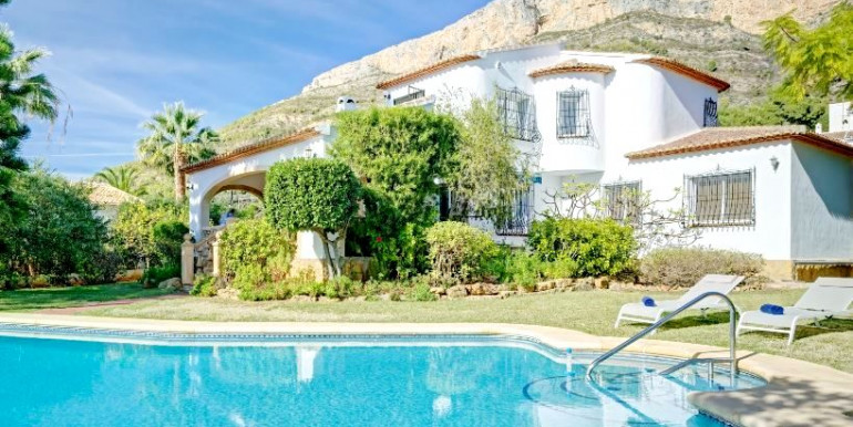 BRIGHT VILLA IN JÁVEA BRIGHT VILLA IN JÁVEA