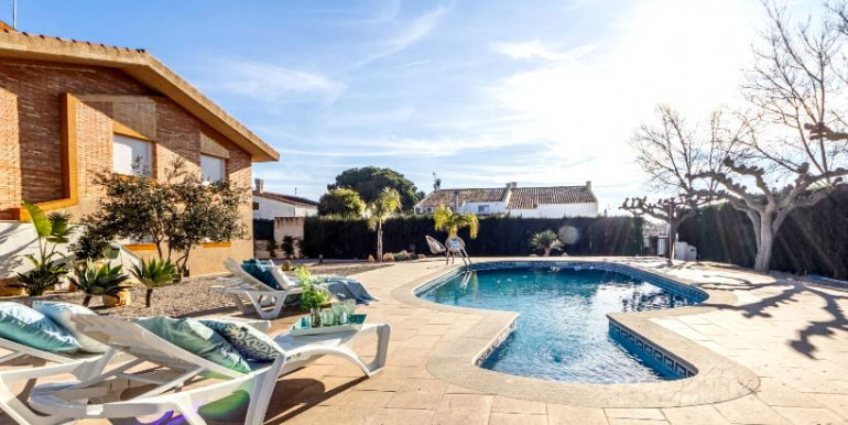 IN DELTEBRE 200m FROM THE SEA IN DELTEBRE 200m FROM THE SEA