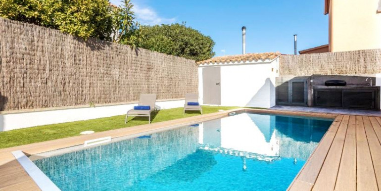 IN CALONGE 800m FROM THE SEA IN CALONGE 800m FROM THE SEA