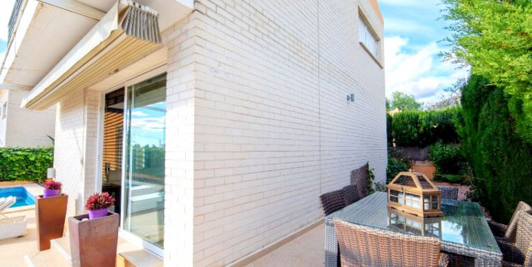 VILLA FAMILIAR EN ALBIR