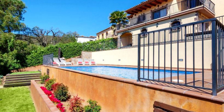 LUMINOSA VILLA EN CALONGE LUMINOSA VILLA EN CALONGE