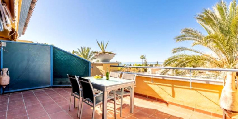 DÚPLEX EN LA BAHIA DE MARBELLA