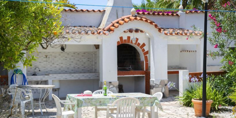 IN ALBIR 800m FROM THE SEA