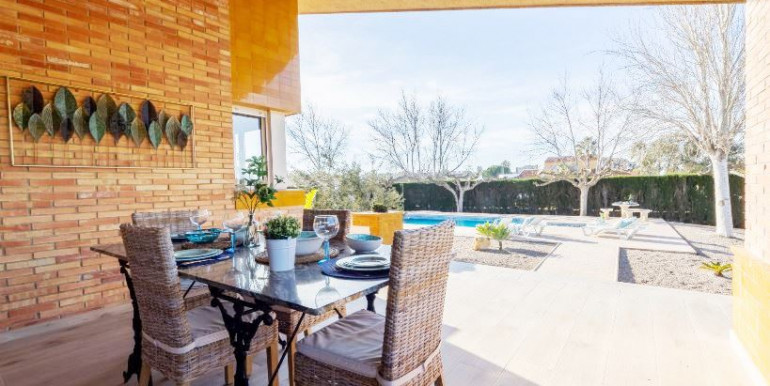 IN DELTEBRE 200m FROM THE SEA IN DELTEBRE 200m FROM THE SEA