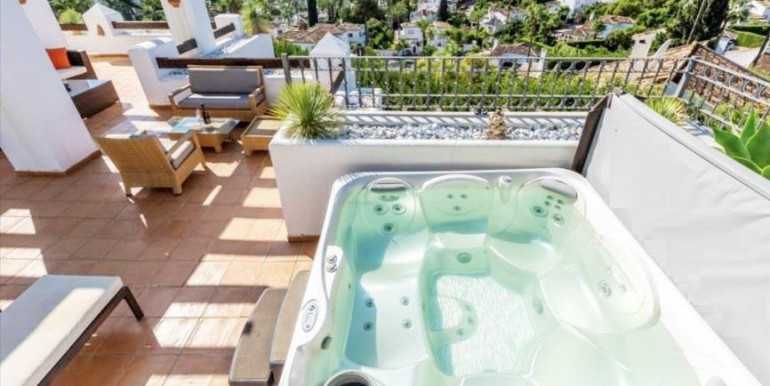 ÁTICO DÚPLEX EN MARBELLA