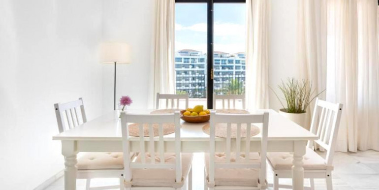 ELEGANTE PISO PUERTO BANÚS