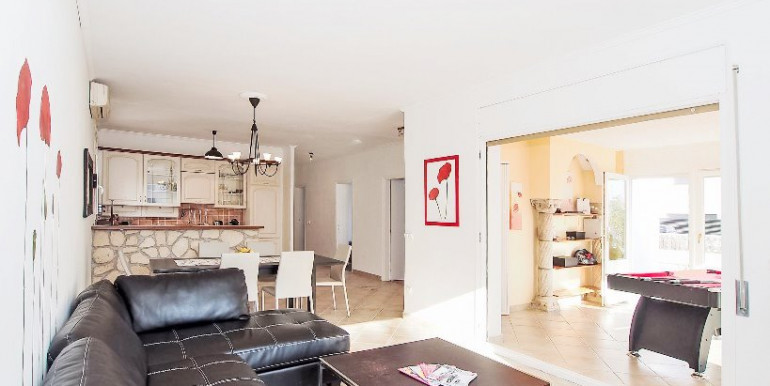 EMPURIABRAVA 1km FROM THE SEA EMPURIABRAVA 1km FROM THE SEA