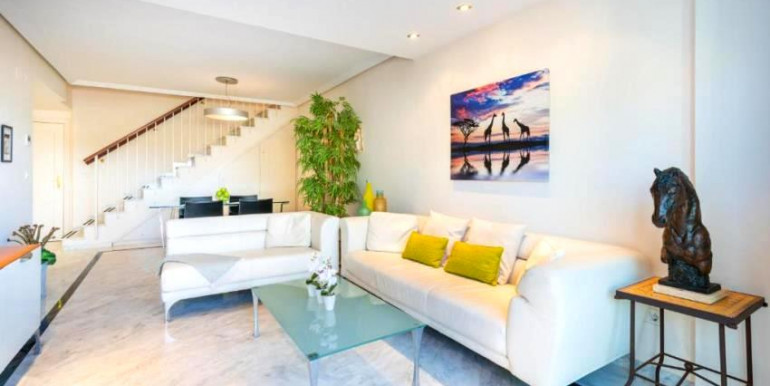 DÚPLEX EN LA BAHIA DE MARBELLA