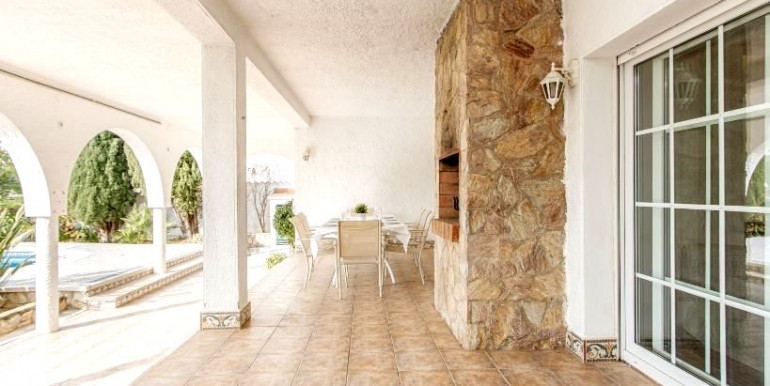 ESPACIOSA VILLA EMPURIABRAVA ESPACIOSA VILLA EMPURIABRAVA