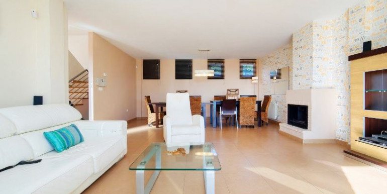 VILLA FAMILIAR EN ALBIR