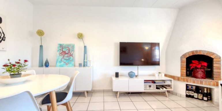 EMPURIABRAVA 800m FROM THE SEA EMPURIABRAVA 800m FROM THE SEA