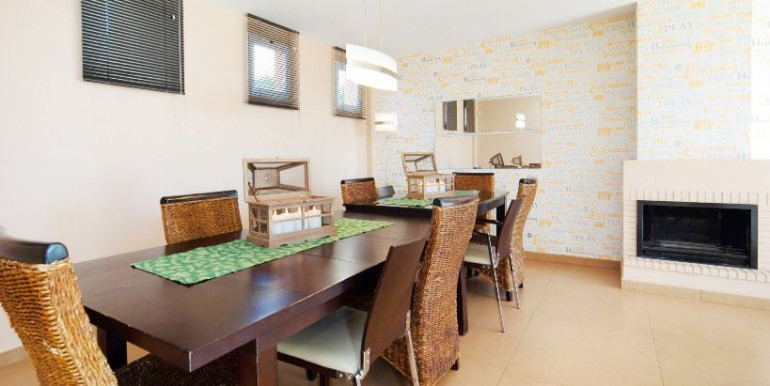 VILLA FAMILIAR EN ALBIR