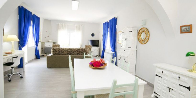 IN ALBIR 800m FROM THE SEA