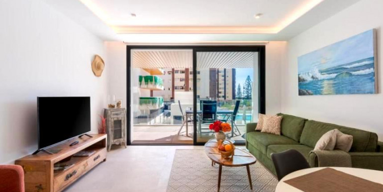 LUJOSO APARTAMENTO FUENGIROLA