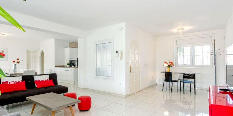 ESPACIOSA VILLA EMPURIABRAVA ESPACIOSA VILLA EMPURIABRAVA