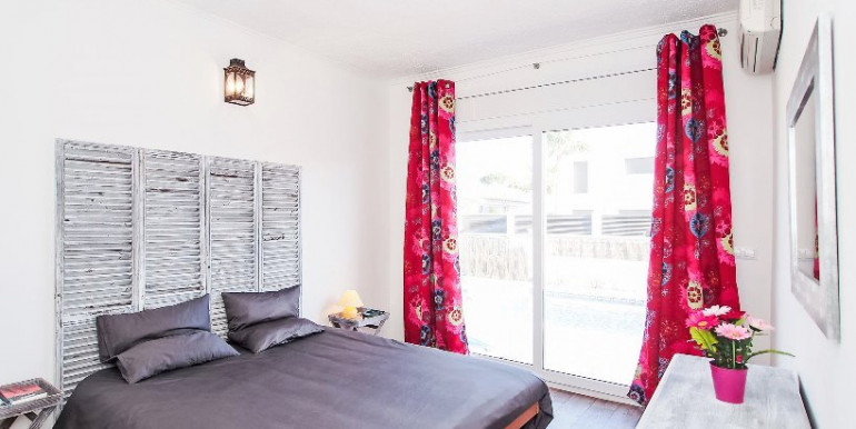 EMPURIABRAVA 1km FROM THE SEA EMPURIABRAVA 1km FROM THE SEA