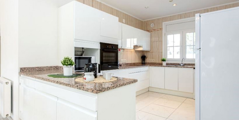 ESPACIOSA VILLA EMPURIABRAVA ESPACIOSA VILLA EMPURIABRAVA