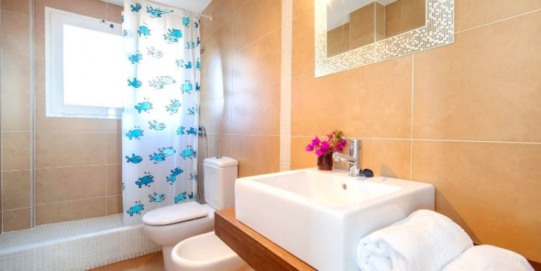 VILLA FAMILIAR EN ALBIR