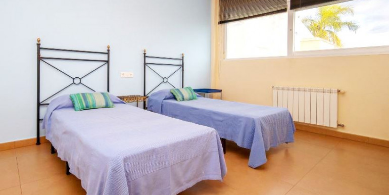 VILLA FAMILIAR EN ALBIR