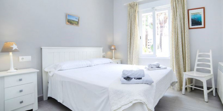 IN ALBIR 800m FROM THE SEA