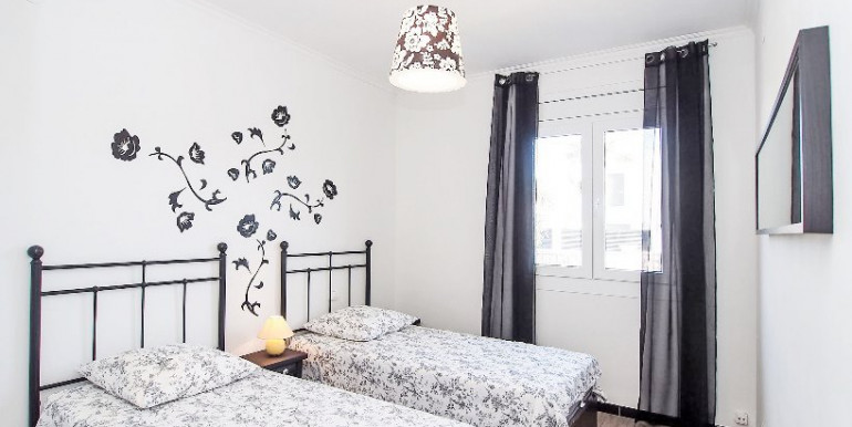 EMPURIABRAVA 1km FROM THE SEA EMPURIABRAVA 1km FROM THE SEA