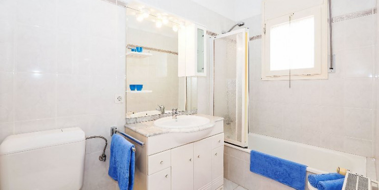 EMPURIABRAVA 890m FROM THE SEA EMPURIABRAVA 890m FROM THE SEA