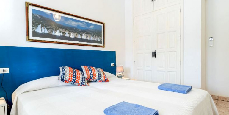 ESPACIOSA VILLA EMPURIABRAVA ESPACIOSA VILLA EMPURIABRAVA