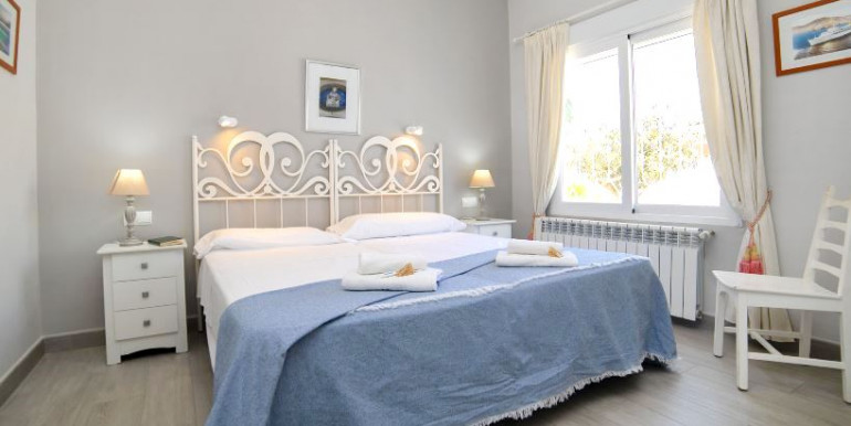 IN ALBIR 800m FROM THE SEA