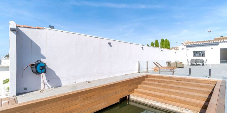 EMPURIABRAVA A 900m DEL MAR EMPURIABRAVA A 900m DEL MAR