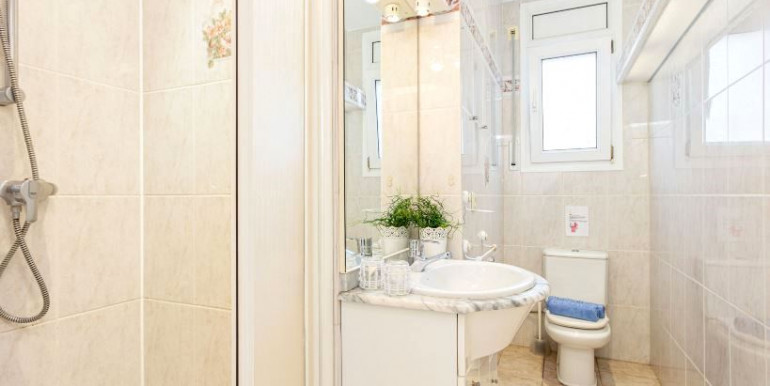 ESPACIOSA VILLA EMPURIABRAVA ESPACIOSA VILLA EMPURIABRAVA