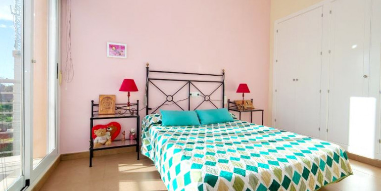 VILLA FAMILIAR EN ALBIR