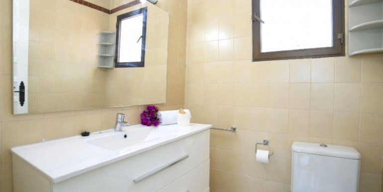 IN ALBIR 800m FROM THE SEA