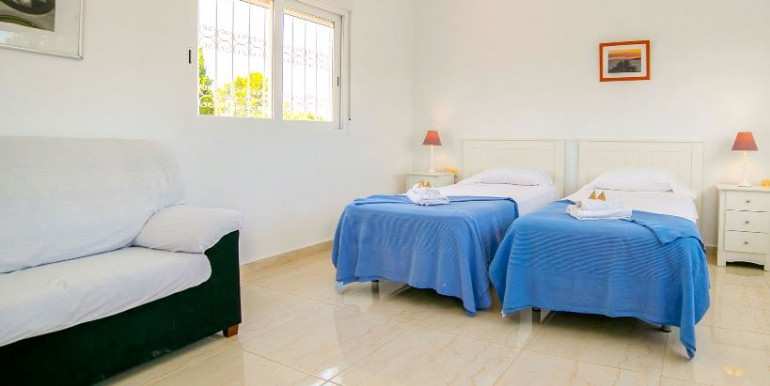 IN ALBIR 800m FROM THE SEA