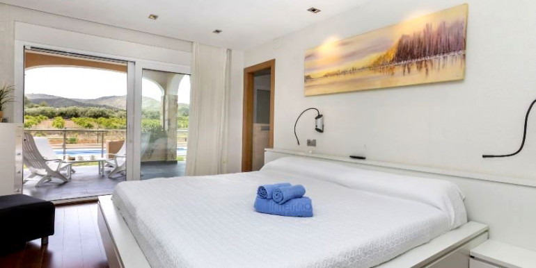 LARGE VILLA IN PEÑISCOLA