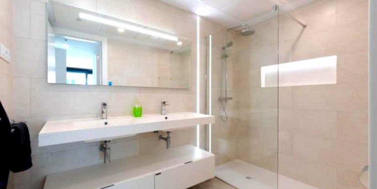 LUJOSO APARTAMENTO FUENGIROLA