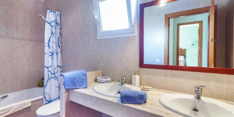 SOLEADA VILLA EN CALONGE SOLEADA VILLA EN CALONGE