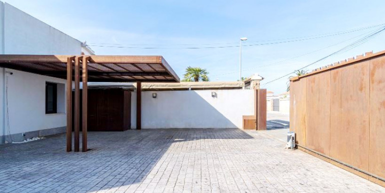 EMPURIABRAVA A 900m DEL MAR EMPURIABRAVA A 900m DEL MAR