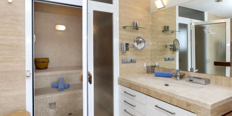 LARGE VILLA IN PEÑISCOLA