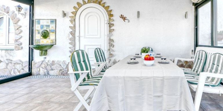 ESPACIOSA VILLA EMPURIABRAVA ESPACIOSA VILLA EMPURIABRAVA