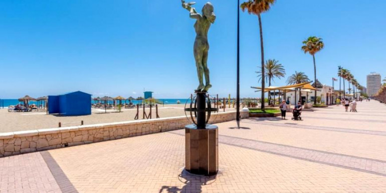 IN FUENGIROLA 35m FROM THE SEA IN FUENGIROLA 35m FROM THE SEA