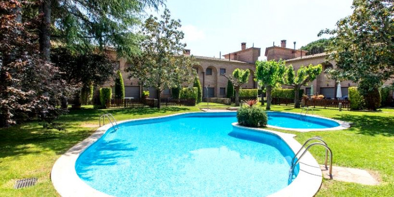 FAMILY TOWNHOUSE IN CALONGE FAMILY TOWNHOUSE IN CALONGE