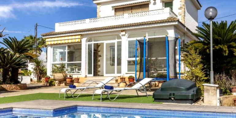 VILLA FAMILIAR EN VINARÓS VILLA FAMILIAR EN VINARÓS