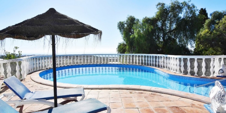 AMPLIA VILLA EN NERJA AMPLIA VILLA EN NERJA