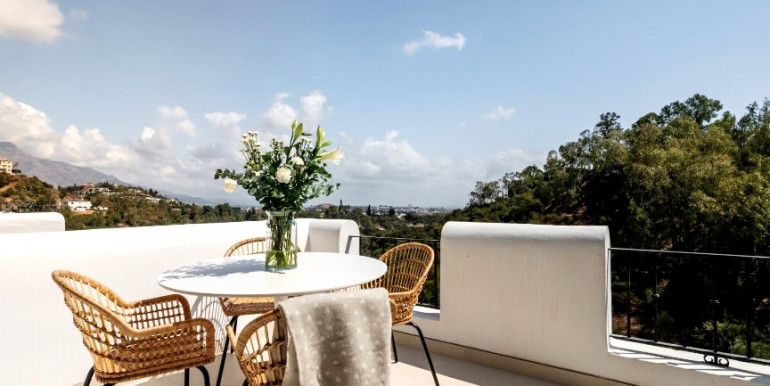 BONITO APARTAMENTO EN BENAHAVÍS BONITO APARTAMENTO EN BENAHAVÍS