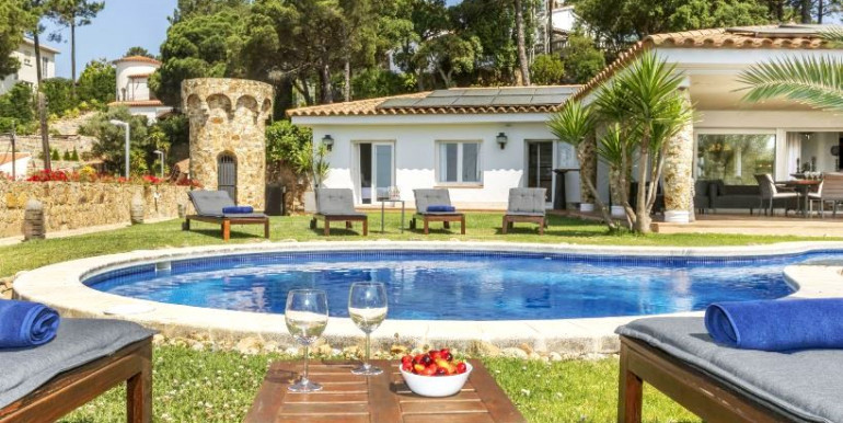 ESTUPENDA VILLA LLORET DE MAR ESTUPENDA VILLA LLORET DE MAR