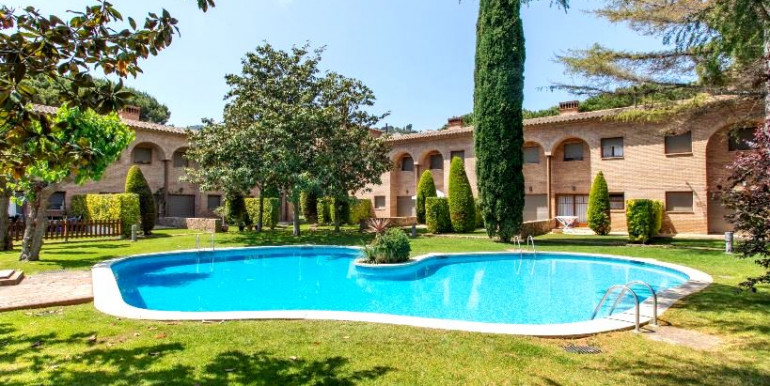 FAMILY TOWNHOUSE IN CALONGE FAMILY TOWNHOUSE IN CALONGE