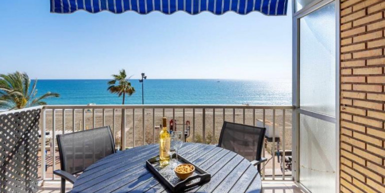 ON THE BEACHFRONT FUENGIROLA ON THE BEACHFRONT FUENGIROLA